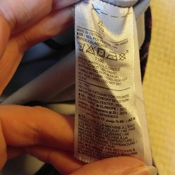 Old Navy over the belly maternity work out capri - Picture 5 of 5